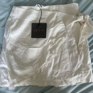 LeLis collection white mini skirt size XS. Brand new with tags